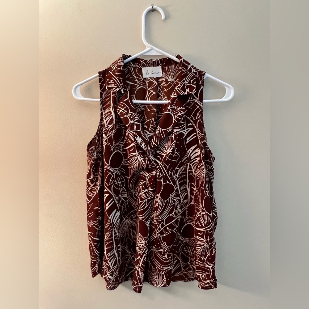 Lightweight brown and white top